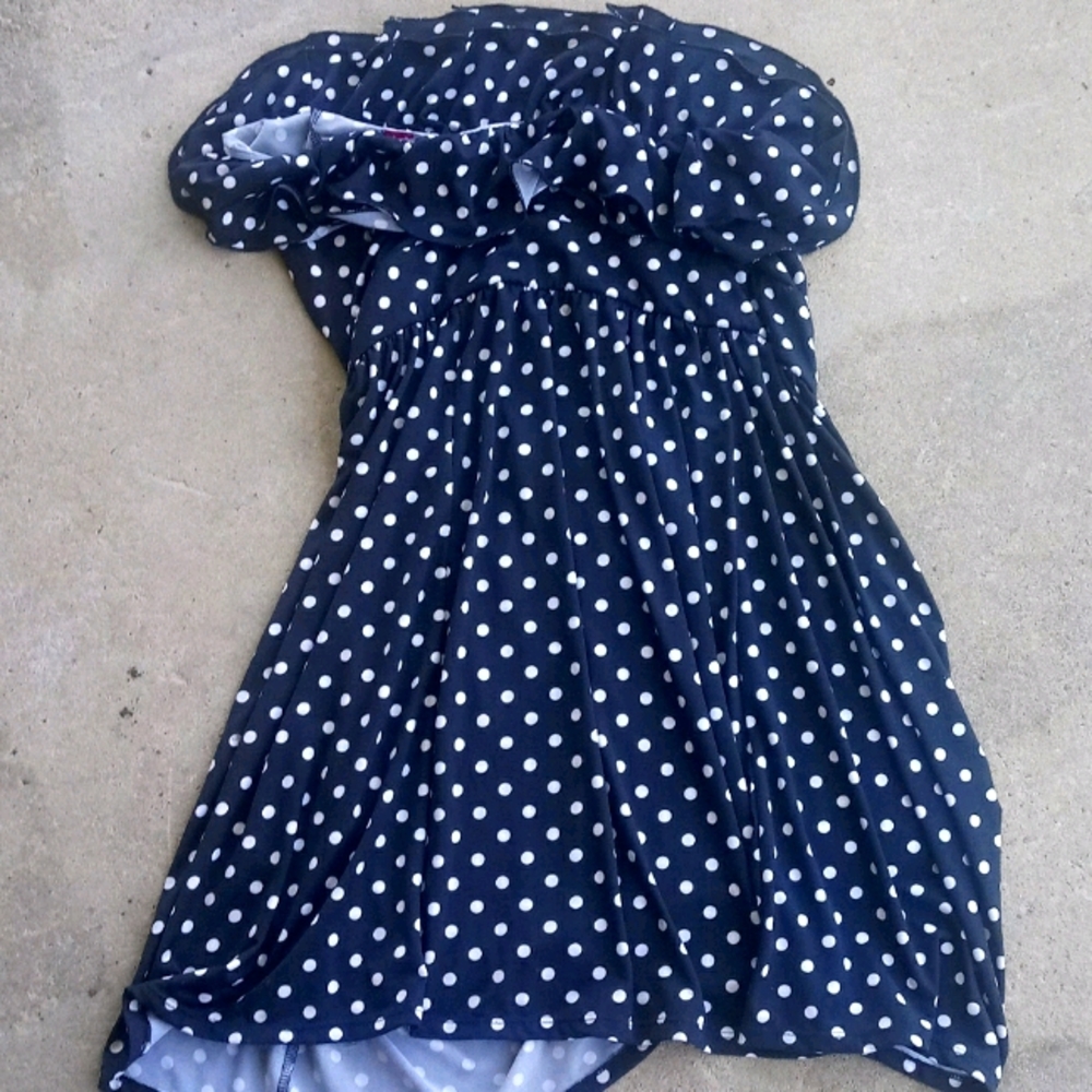 A short thigh polka dot dress